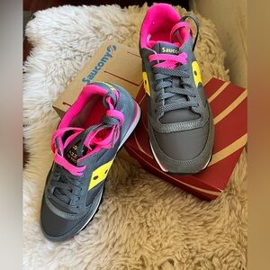 Saucony Jazz LowPro size 9 women’s Brand New
